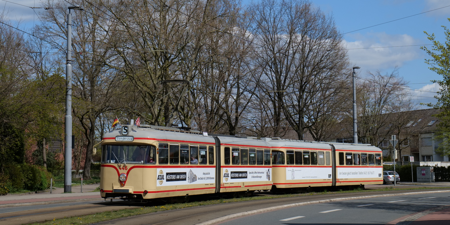 Triebwagen 446 + Beiwagen 1458